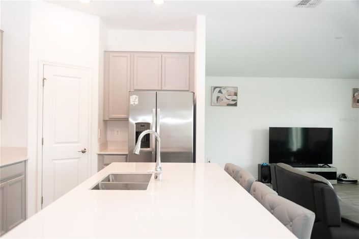Image No.10-3 Bed House for sale