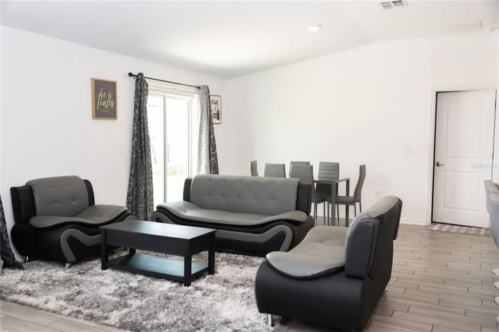 Image No.6-3 Bed House for sale
