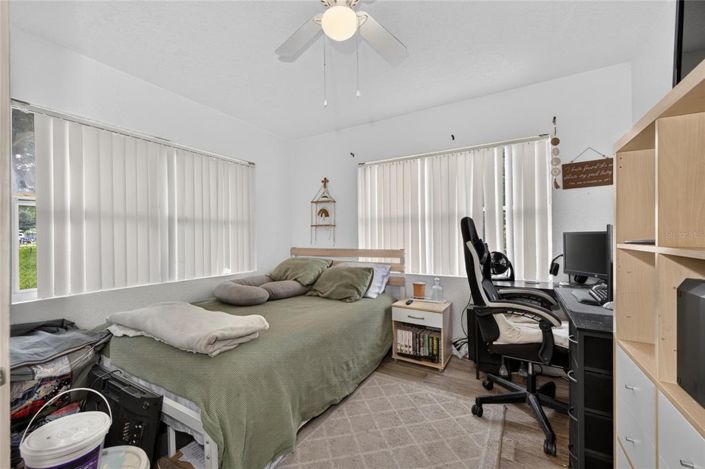 Image No.17-4 Bed House for sale
