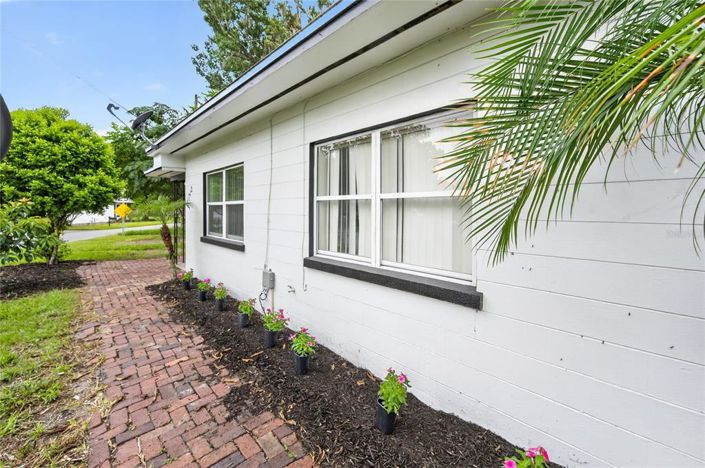 Image No.24-4 Bed House for sale