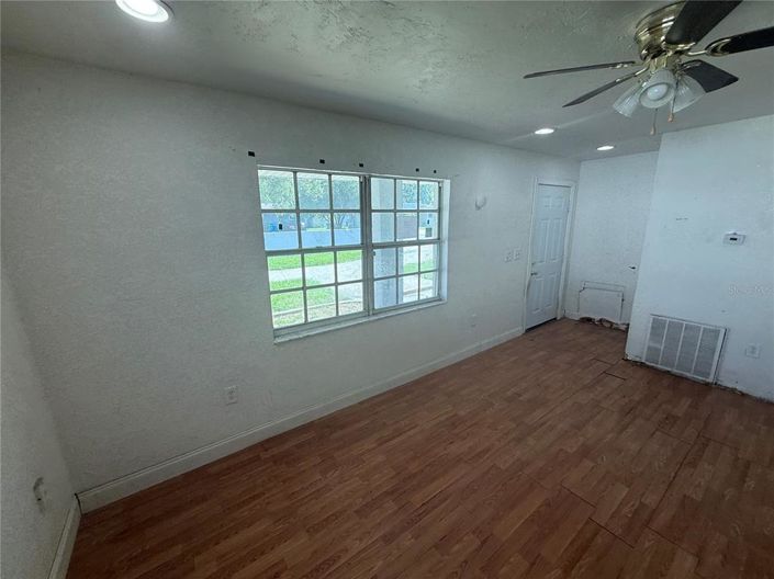 Image No.2-3 Bed House for sale