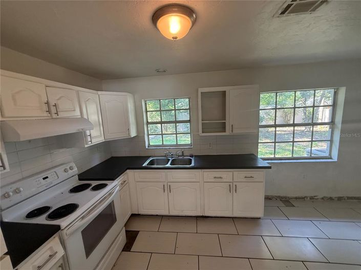 Image No.5-3 Bed House for sale