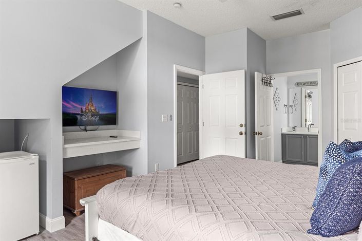 Image No.9-4 Bed Townhouse for sale
