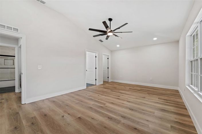 Image No.23-6 Bed House for sale