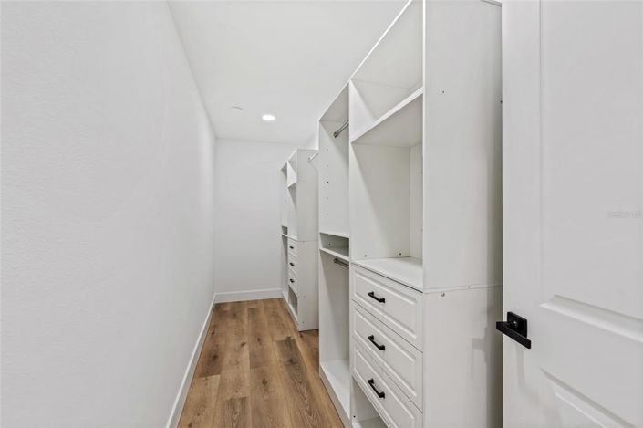 Image No.27-6 Bed House for sale