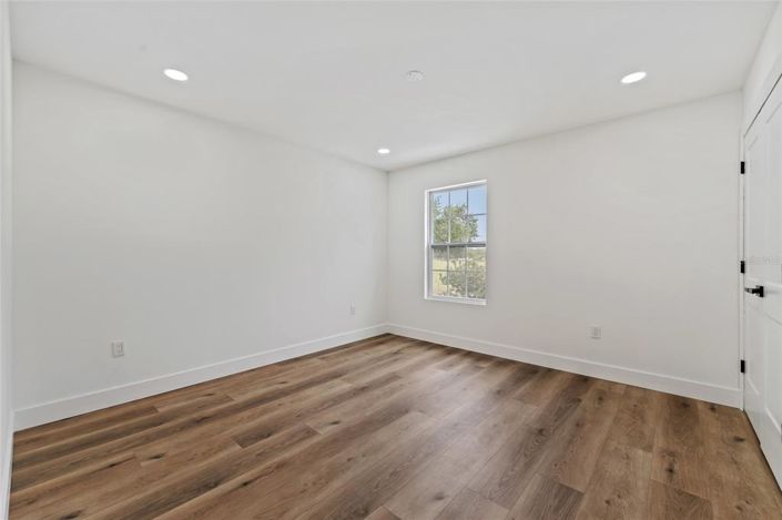 Image No.31-6 Bed House for sale