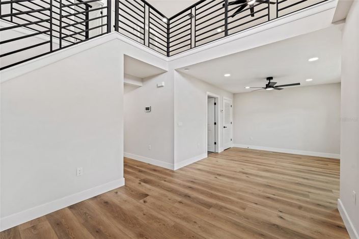 Image No.5-6 Bed House for sale