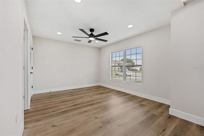 Image No.6-6 Bed House for sale