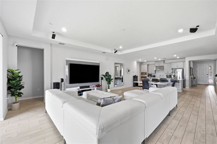 Image No.20-4 Bed House for sale