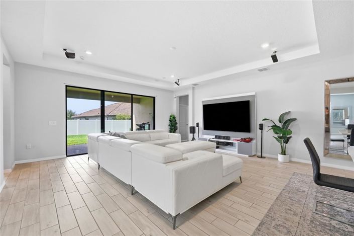 Image No.21-4 Bed House for sale