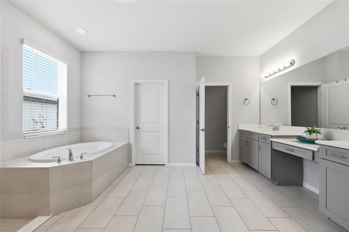 Image No.32-4 Bed House for sale