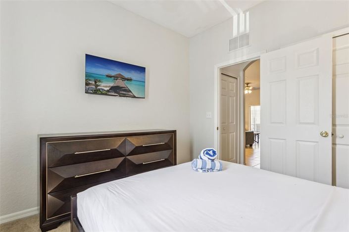 Image No.17-3 Bed Townhouse for sale