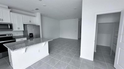 fa005713-677