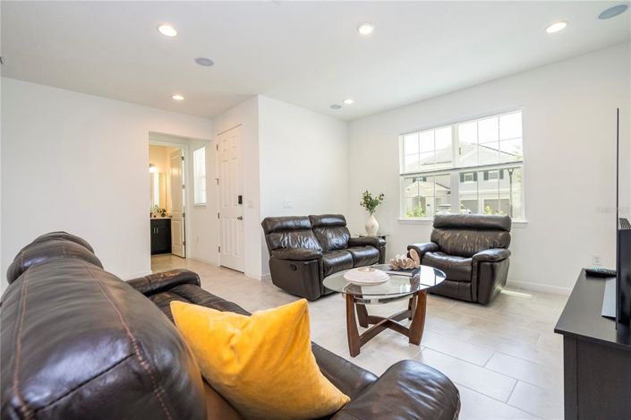 Image No.6-5 Bed House for sale