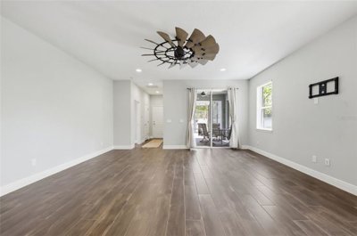 8d076785-647