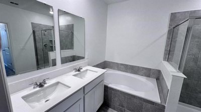 fa005713-427