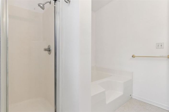 Image No.12-3 Bed House for sale