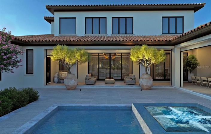 Image No.31-6 Bed House for sale