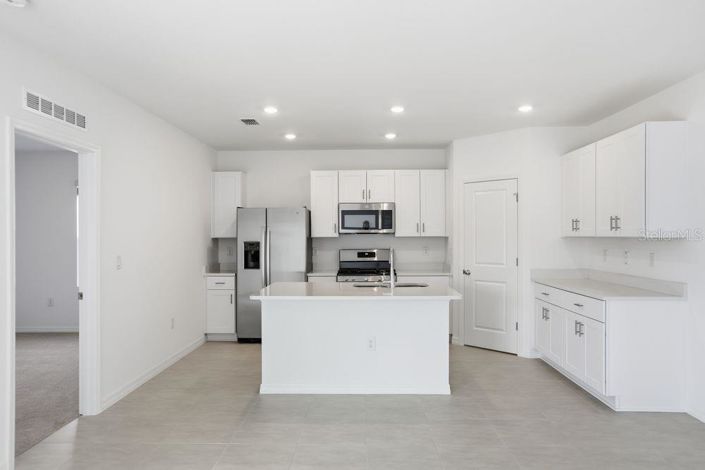 Image No.5-5 Bed House for sale