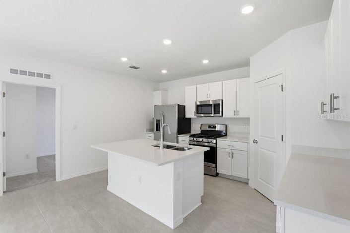 Image No.7-5 Bed House for sale