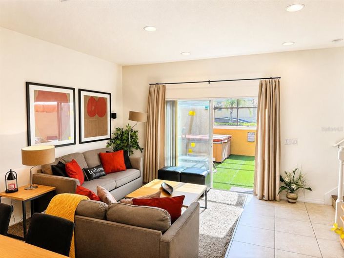 Image No.8-2 Bed Townhouse for sale