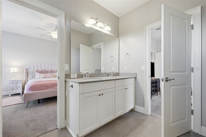 Image No.40-5 Bed House for sale
