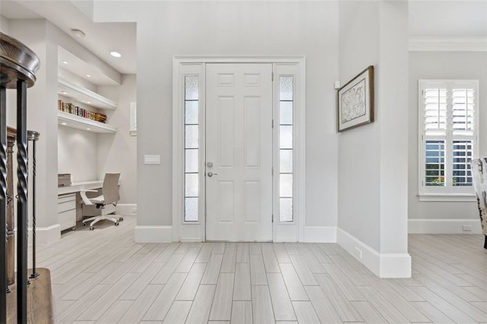 Image No.8-5 Bed House for sale