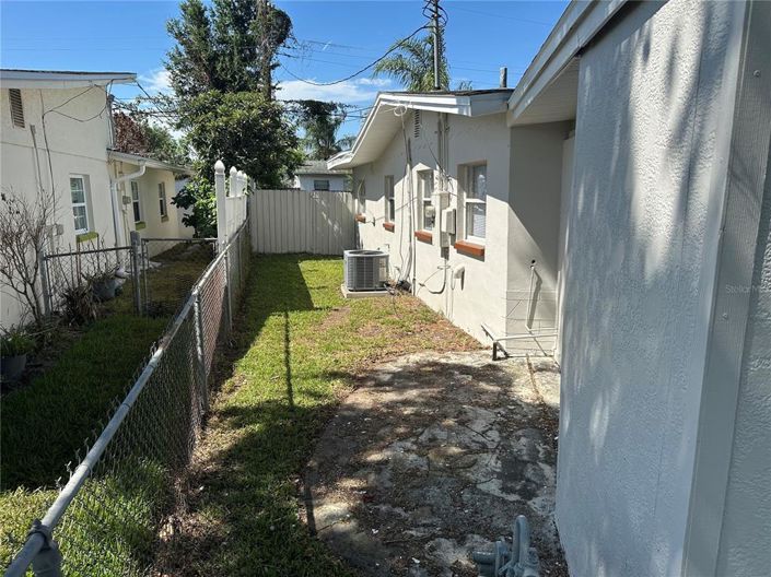 Image No.18-4 Bed House for sale