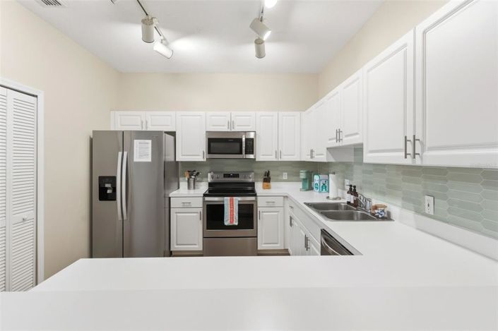 Image No.11-3 Bed House for sale