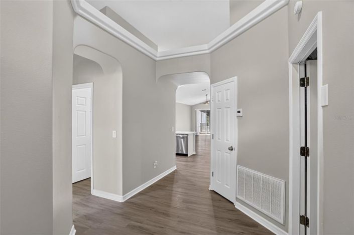 Image No.5-5 Bed House for sale