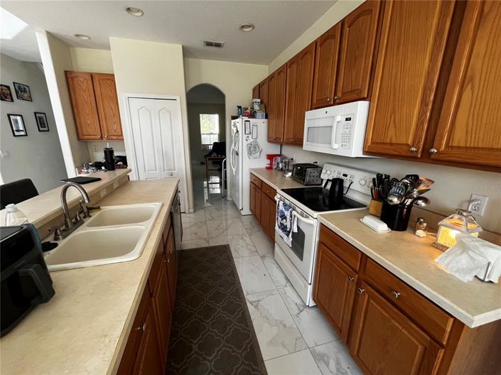 Image No.9-5 Bed House for sale