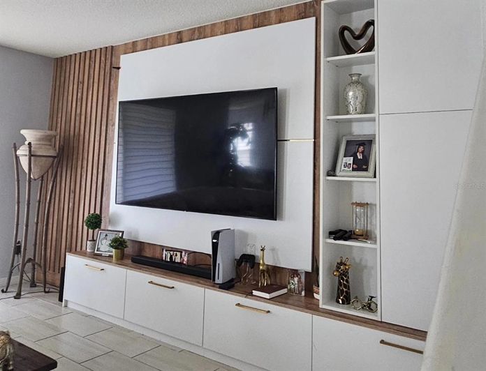 Image No.2-4 Bed House for sale
