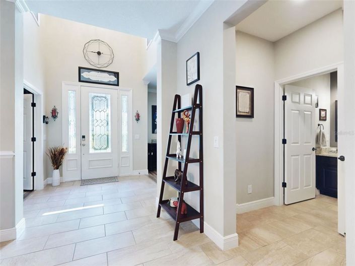 Image No.18-5 Bed House for sale