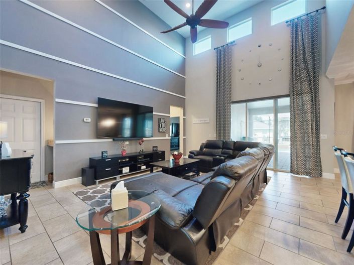 Image No.21-5 Bed House for sale