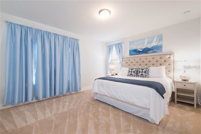 Image No.10-8 Bed House for sale