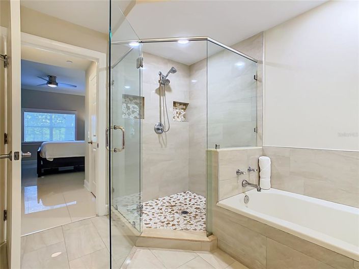 Image No.20-3 Bed Apartment for sale