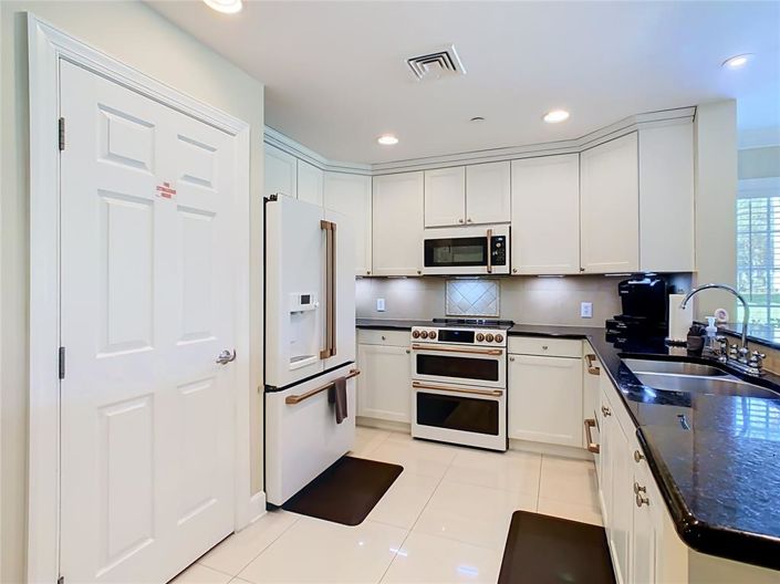 Image No.8-3 Bed Apartment for sale