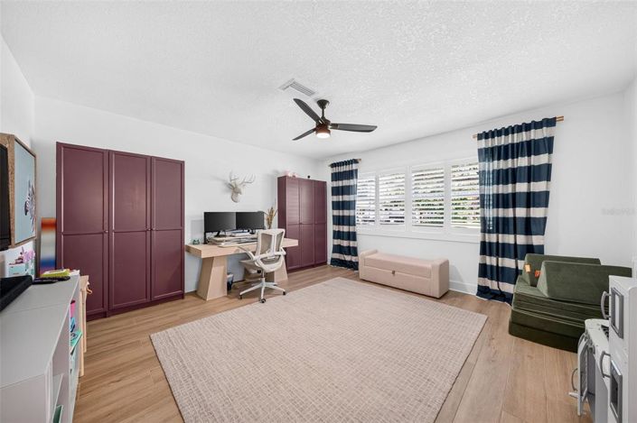 Image No.37-4 Bed House for sale