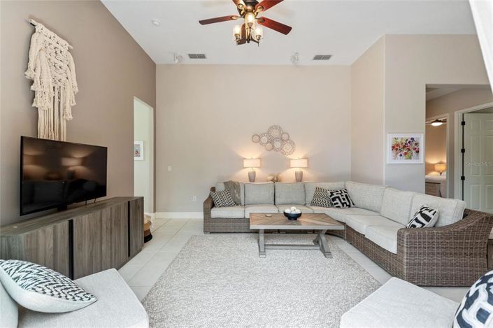 Image No.17-4 Bed House for sale