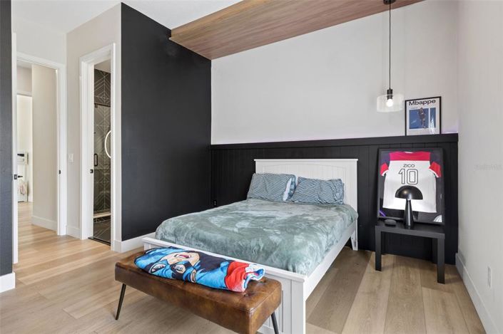 Image No.41-5 Bed House for sale