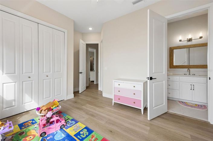 Image No.44-5 Bed House for sale