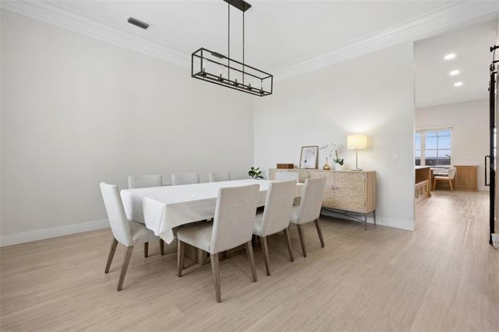 Image No.9-5 Bed House for sale