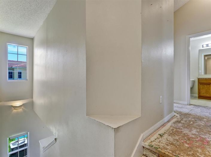 Image No.15-3 Bed Townhouse for sale