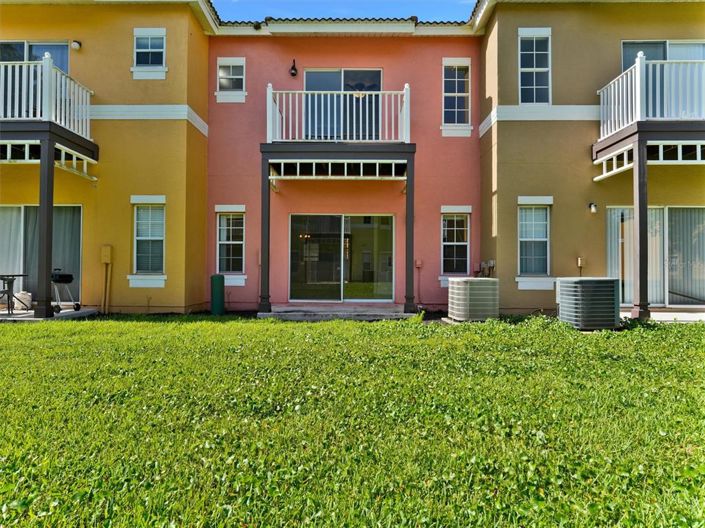 Image No.28-3 Bed Townhouse for sale