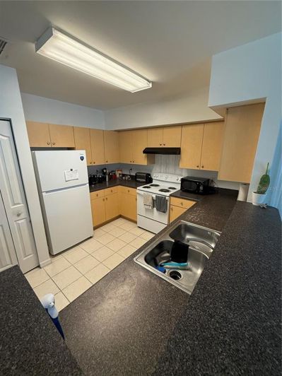 Image No.8-3 Bed Townhouse for sale