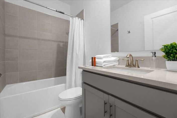 Image No.25-6 Bed House for sale