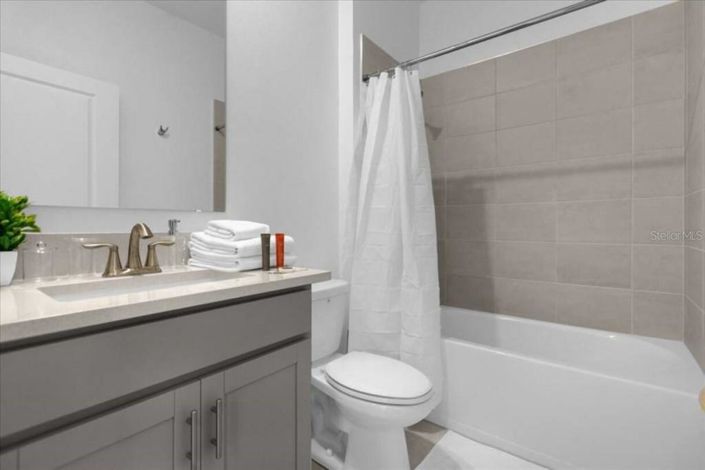 Image No.28-6 Bed House for sale