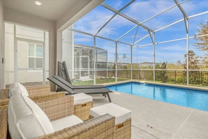 Image No.40-6 Bed House for sale