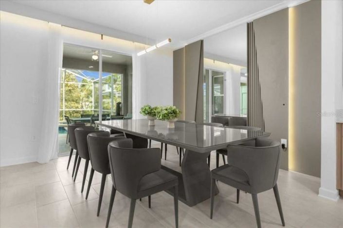 Image No.9-6 Bed House for sale