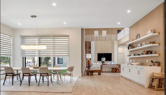 Image No.17-6 Bed House for sale